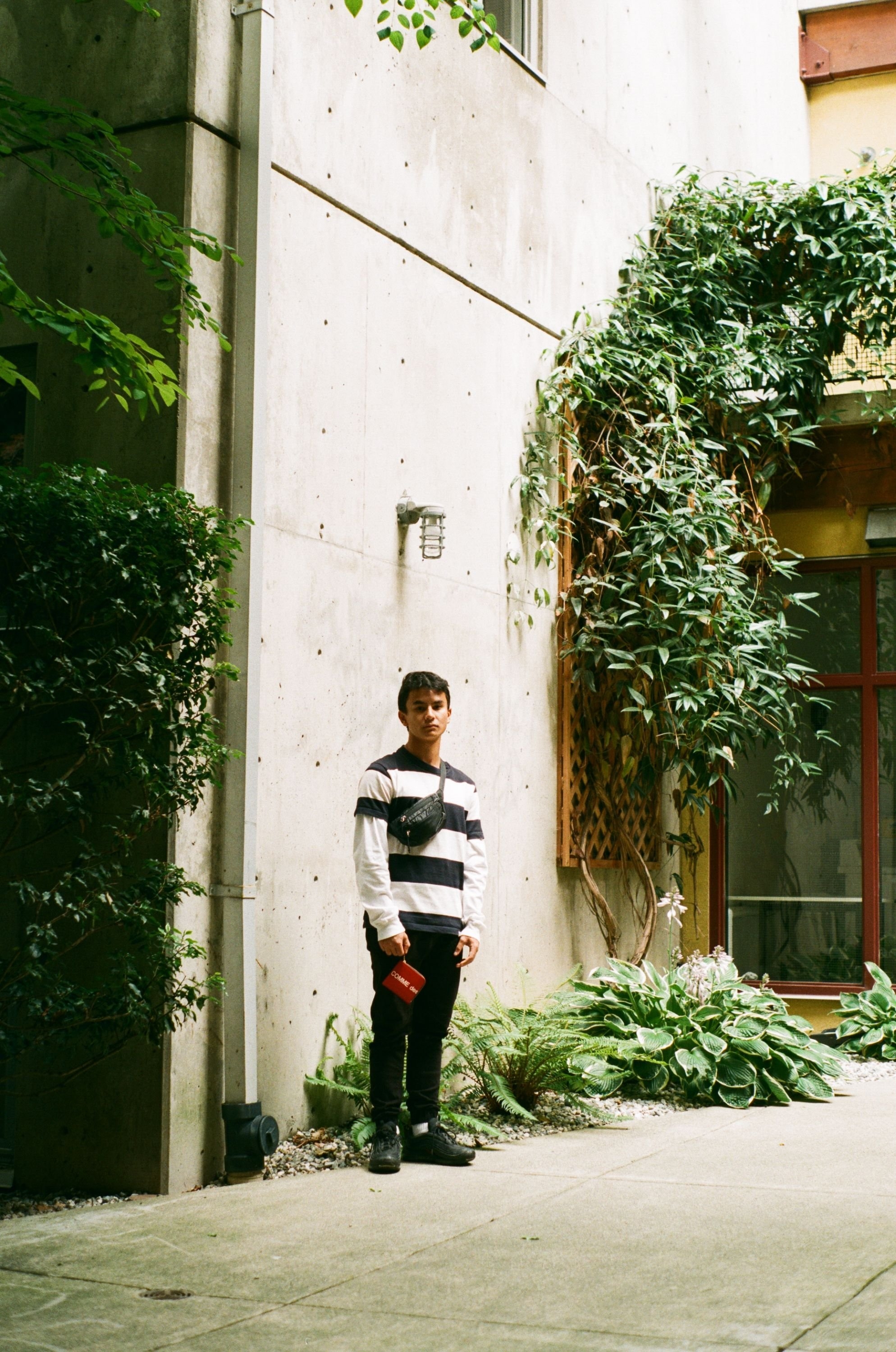 carousel-hero-element image-0