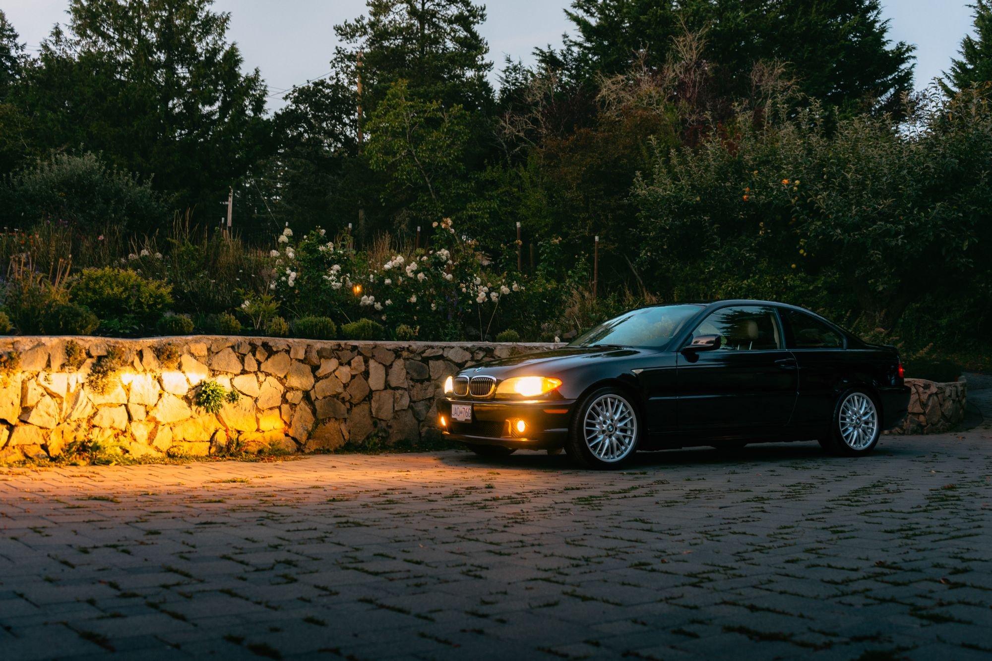 carousel-hero-element image-0