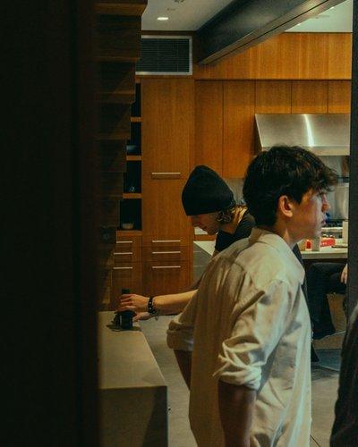 mobile - carousel-hero-element image-8